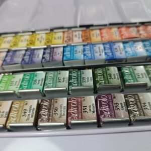 Complete box set of 48 extra-fine Divolo acacia honey watercolours in 1/2 pan + 1 brush